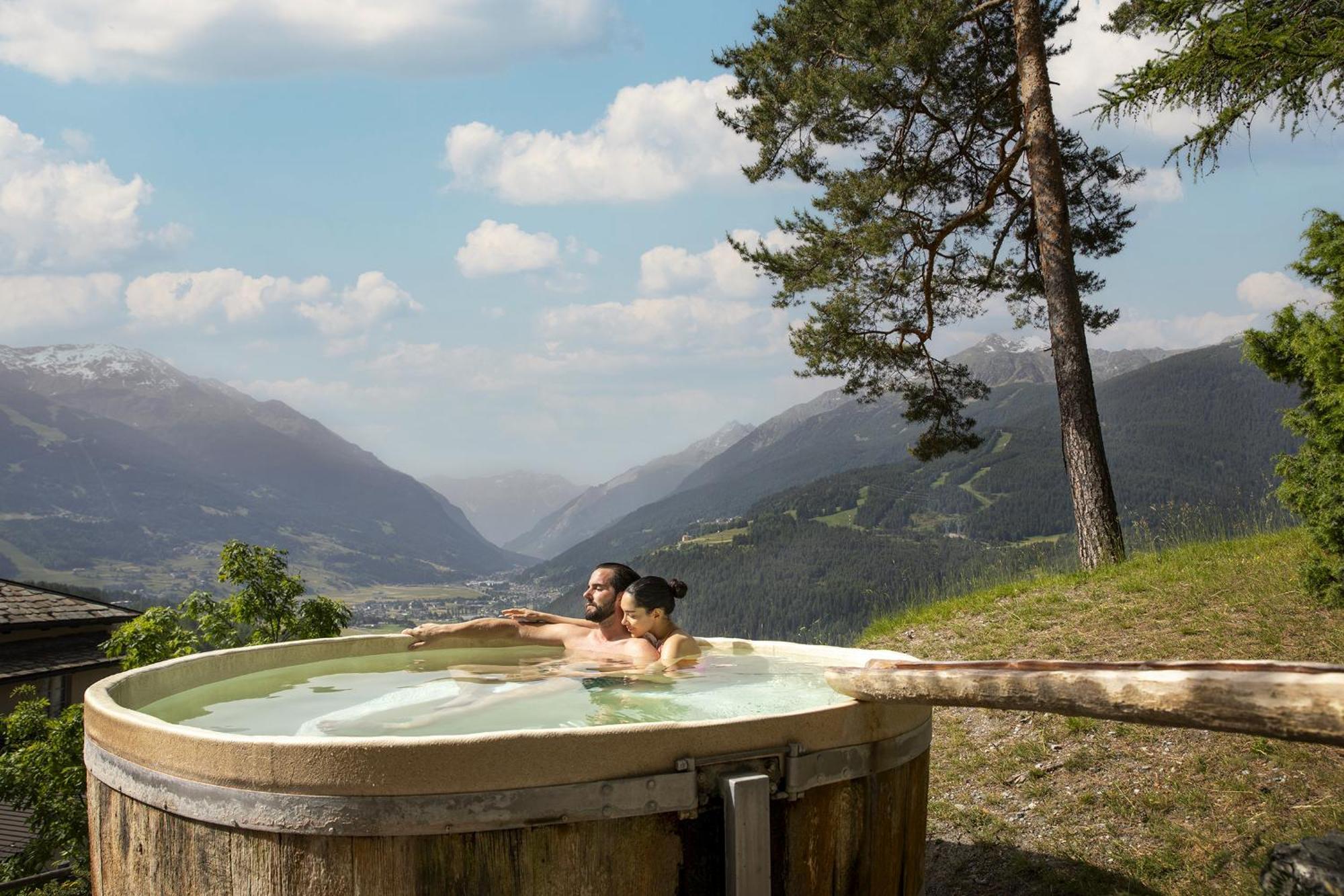 Qc Terme Hotel Bagni Vecchi Bormio Exterior photo